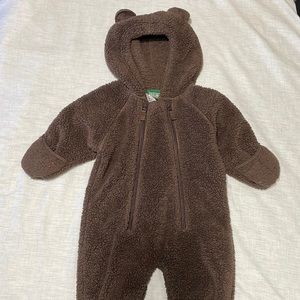 Jumpsuit onsie outdoors